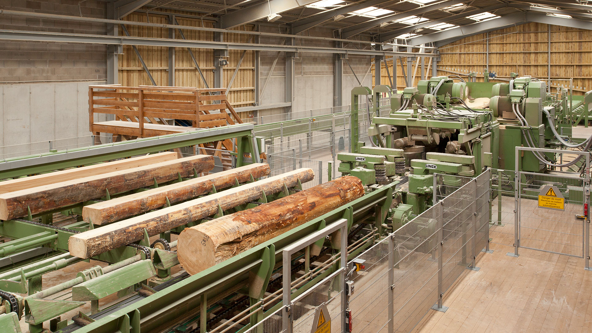 Machines pour l'industrie du bois et scieries